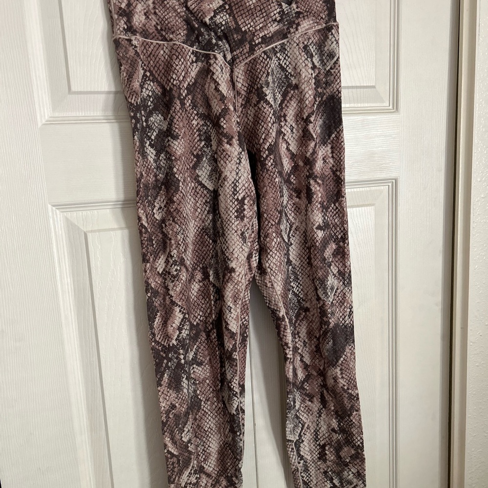 OFFLINE By Aerie Real Me High Waisted Crossover Legging